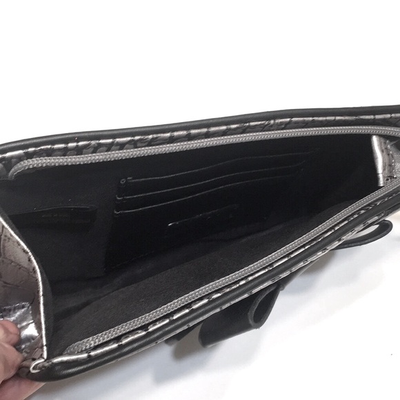 silver croc clutch bow NINE & CO - Picture 6 of 6